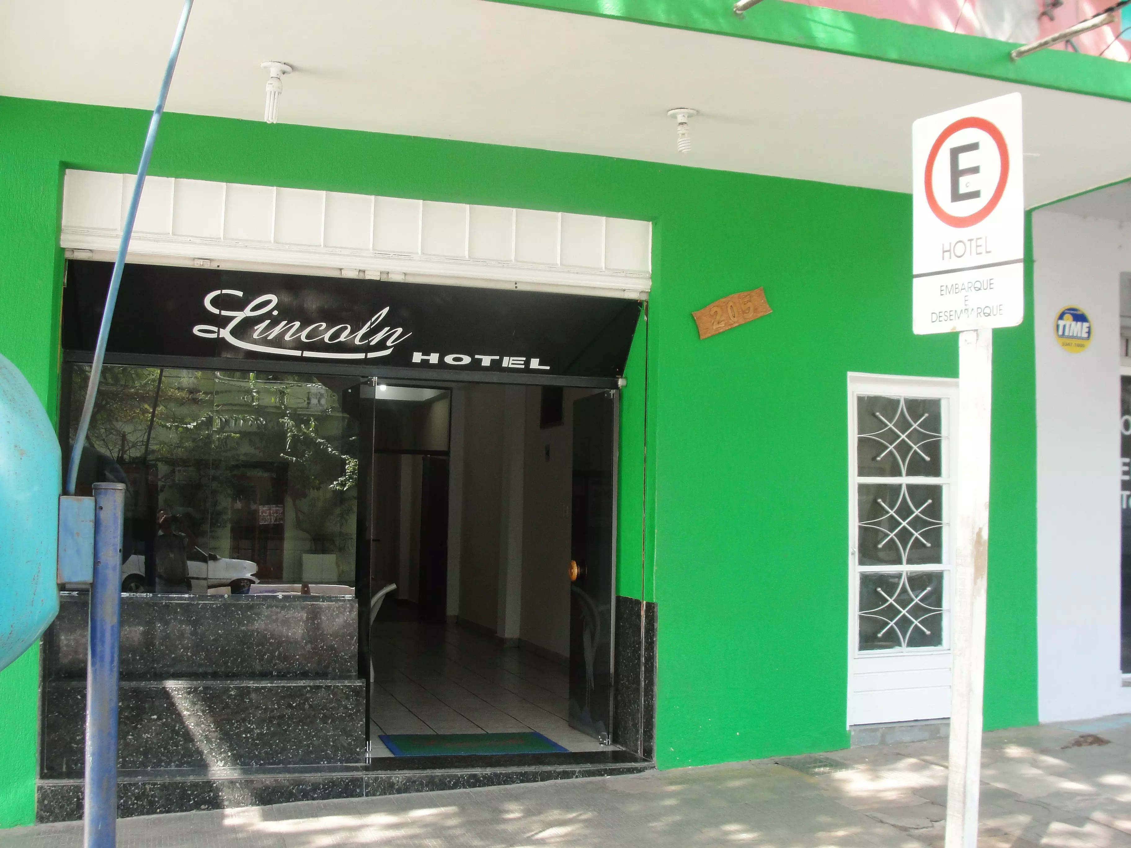 Entrada do Lincoln Hotel